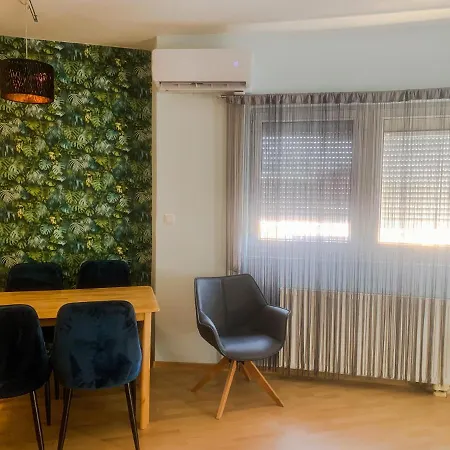 Rooftop Corner Apartman *